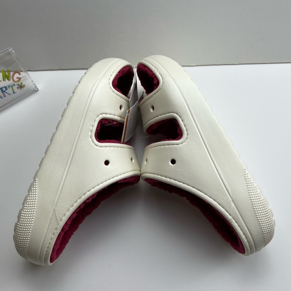 NWT Crocs Classic Cozzzy Holiday Sweater Women's Sandals with CHARMS!! SZ-W8/M6 - Picture 11 of 16